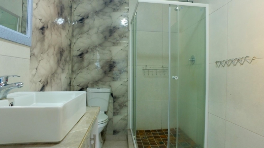 5 Bedroom Property for Sale in Waterkloof East North West